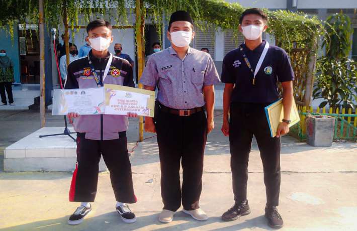 SMK As-salaam Jatibarang meraih medali Emas dan Perunggu pada bidang Karate di tingkat provinsi 2021